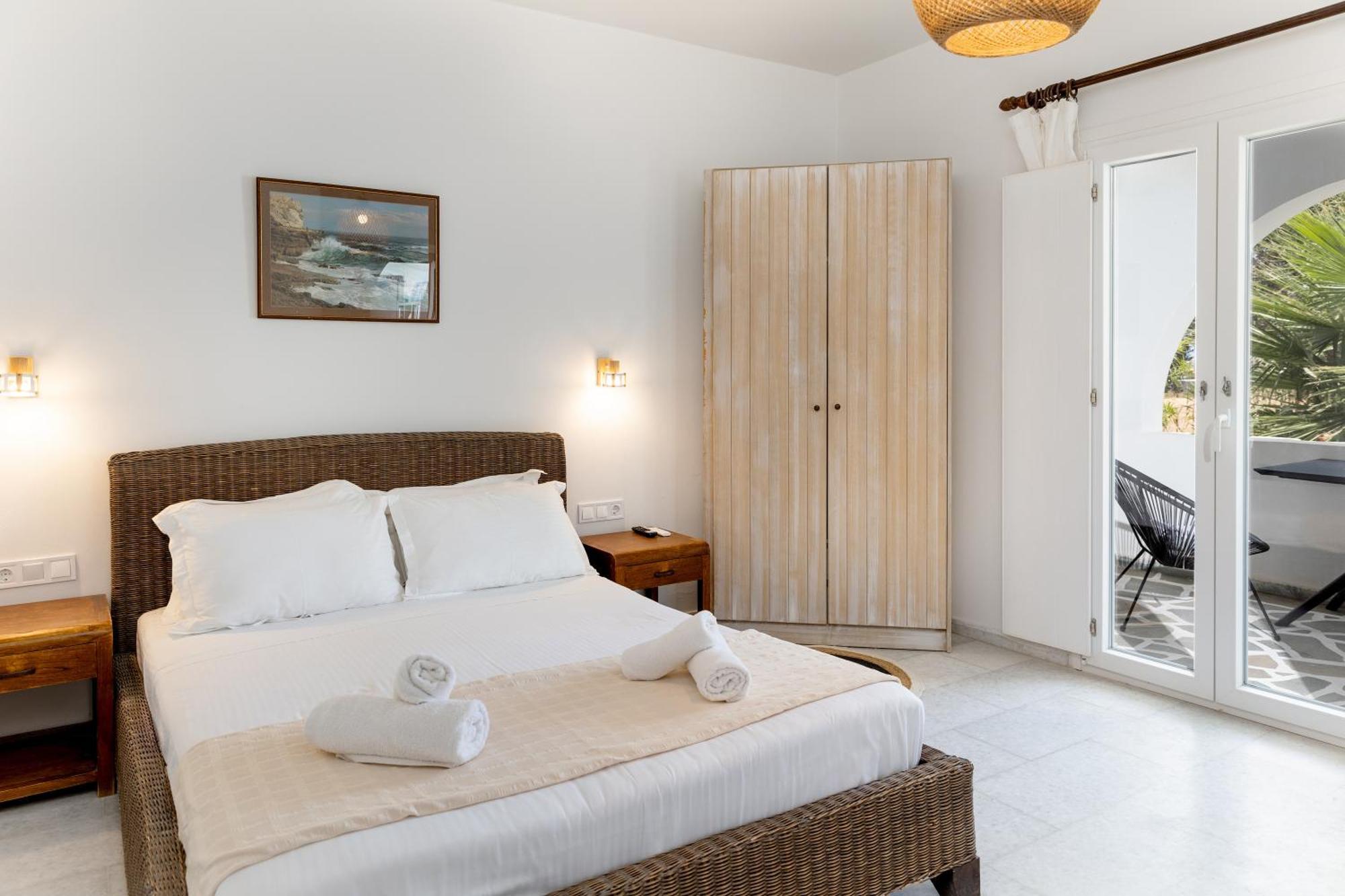 Helios Apartment *